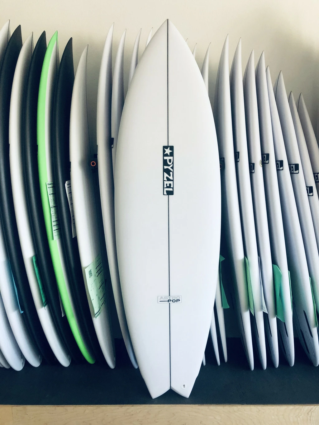 Astro Pop 5'4" 3 Astro Pop 5'4"