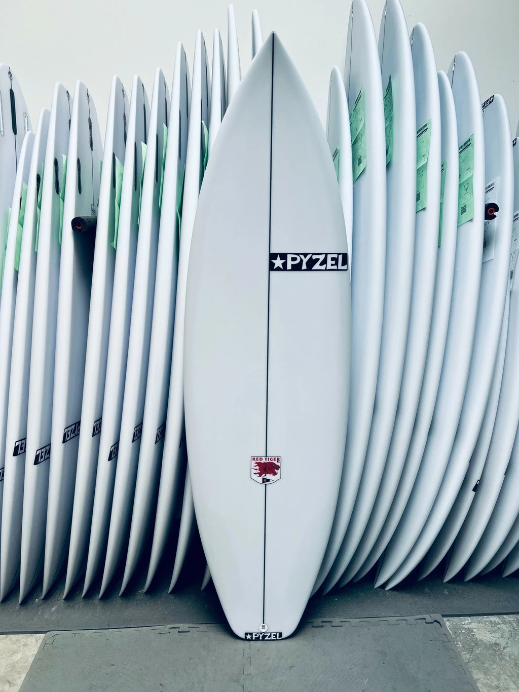 Red Tiger XL 5'6" 3 Red Tiger XL 5'6"
