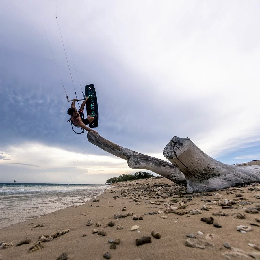 2022 Duotone Jaime SLS Twintip Kiteboard - Performance Freestyle - 35% Off Discounts Apply ! 5 2022 Duotone Jaime SLS Twintip Kiteboard - Performance Freestyle - 35% Off Discounts Apply ! - Image 3